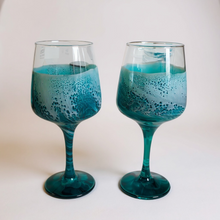 Load image into Gallery viewer, Wine Glasses (2)
