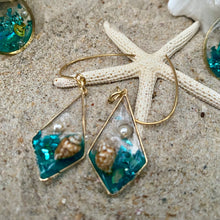 Load image into Gallery viewer, Ocean Treasure Earrings